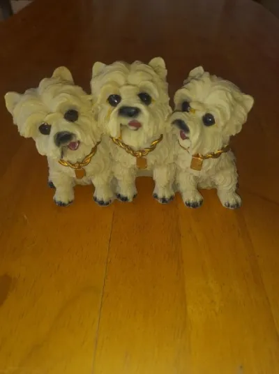 3 chiens en résine - Décoration - Saint-Satur (18300)
