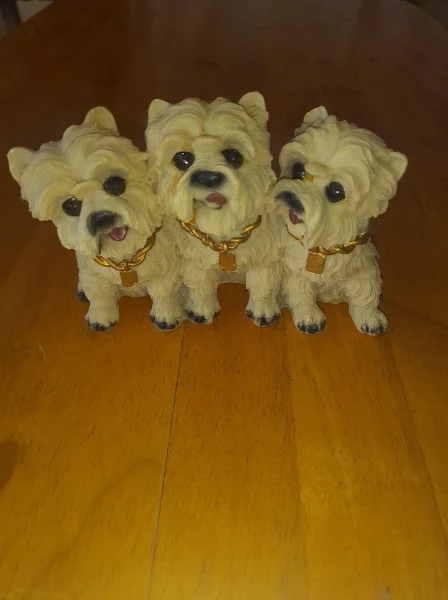 3 chiens en résine - Décoration - Saint-Satur (18300)