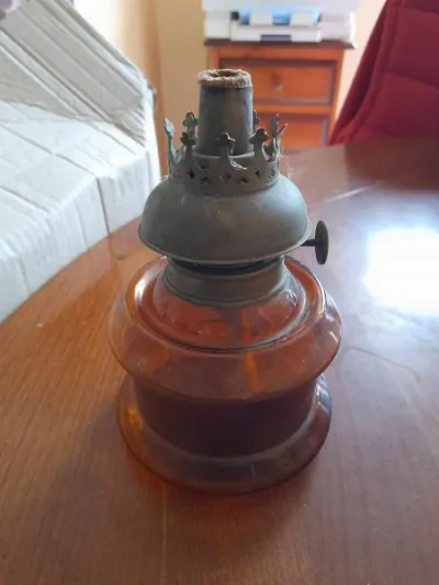Ancienne petite lampe à pétrole - photo 2