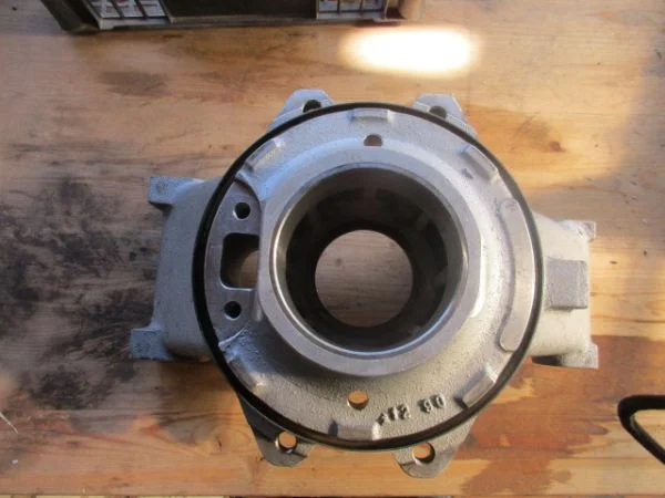 Porte moyeu arrière pour ferrari testarossa - Équipements Auto - Nice (06000)