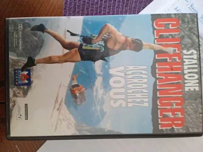 Vhs "cliffhanger" - CD, DVD & Vinyles - Saint-Satur (18300)