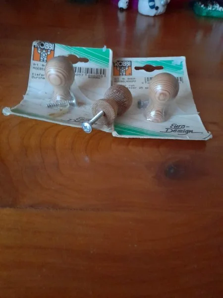 2 boutons de meuble en bois neufs + 1 gratuit - Bricolage - Saint-Satur (18300)