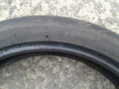 Pneu avant michelin 120/70/zr17 - Équipements Moto - Verberie (60410)