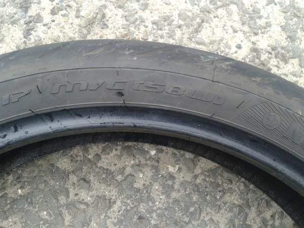 Pneu avant michelin 120/70/zr17 - Équipements Moto - Verberie (60410)