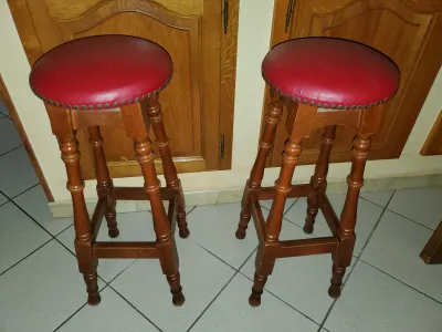 2 Tabourets de bar desus simii rouge pieds bois - Meubles - Saint-Paul-Trois-Châteaux (26130)
