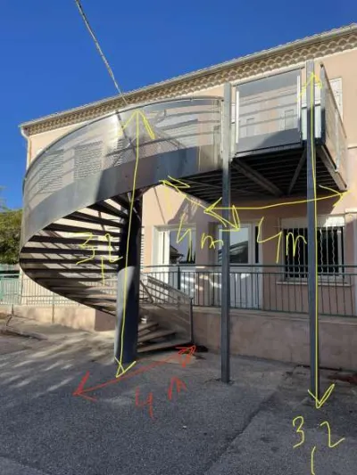 Escaliers colimacon métal - Bricolage - Cuers (83390)