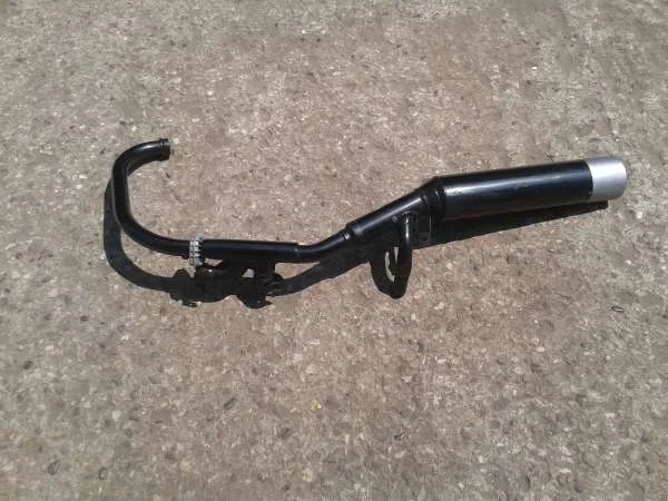 Échappement gauche neuf yamaha 600 xj 1988 - Équipements Moto - Dampleux (02600)
