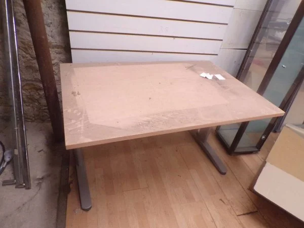 Table de bureau - Meubles - Clermont-l'Hérault (34800)