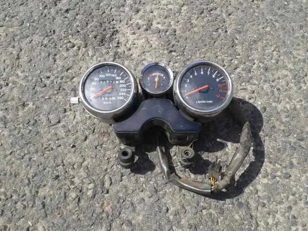 Tableau de bord suzuki 1200 bandit 1998 - Équipements Moto - Verberie (60410)