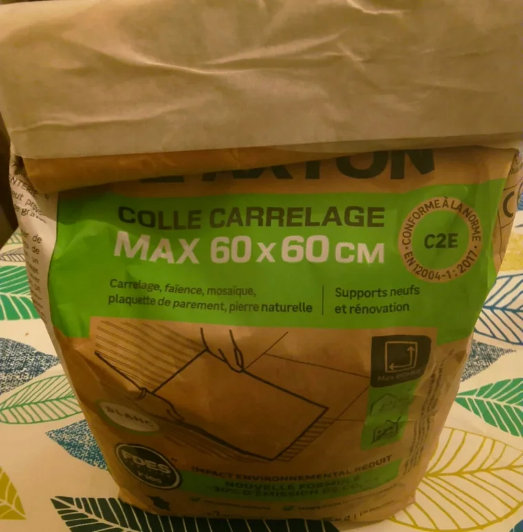 Lot Colle et joint carrelage Reste de chantier - Bricolage - Strasbourg (67200)