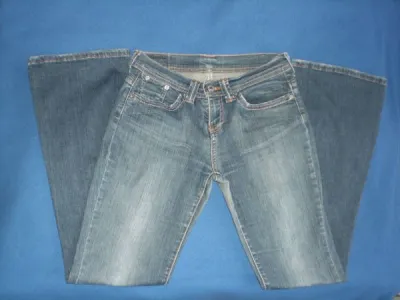 Jean marque suisse ou levis original neuf - photo 4