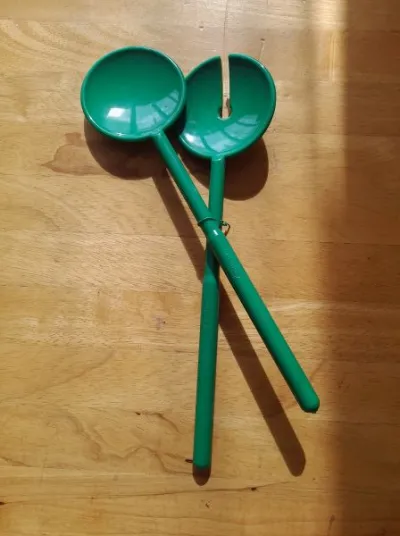 Ensemble couverts à salade en plastique - Collection - Saint-Satur (18300)