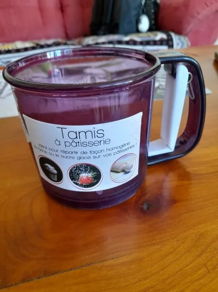 Tamis à farine en poudre portable, tasse à mailles - Collection - Saint-Satur (18300)