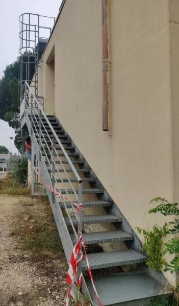 Escalier métallique et échelle à crinoline - Bricolage - Montpellier (34000)