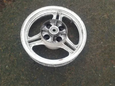 Roue arriére blanche kawasaki 500 gpz 1993 - photo 3