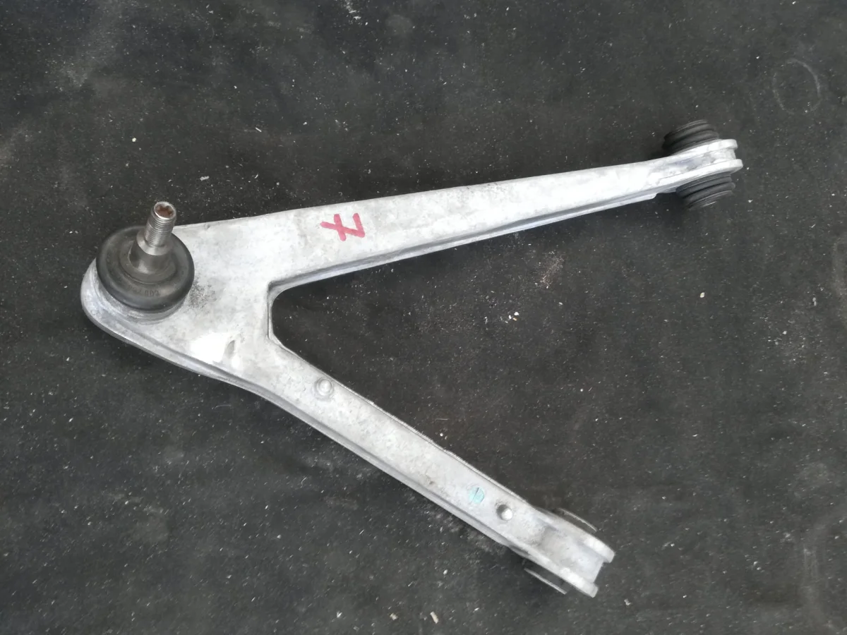 Bras de suspension inférieur arrière Porsche 993 - Équipements Auto - Nice (06300)