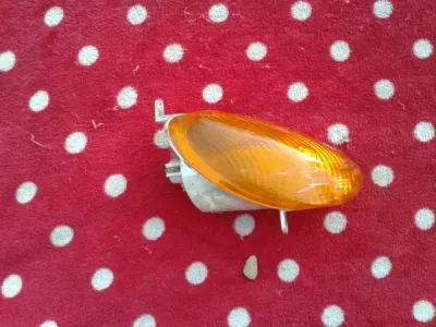 Clignotant av droit yamaha 125 majesty 2002 - photo 3