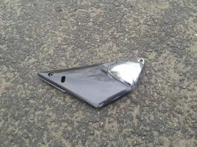 Cache latéral droit suzuki 1200 bandit 2005 - Équipements Moto - Verberie (60410)