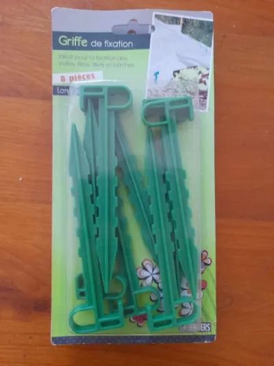 Paquet de 8 griffes de fixation - Vins & Gastronomie - Saint-Satur (18300)