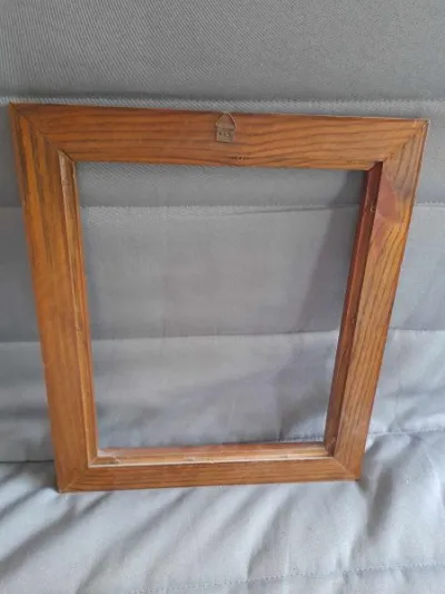 Ancien cadre en bois moulé - Décoration - Saint-Satur (18300)