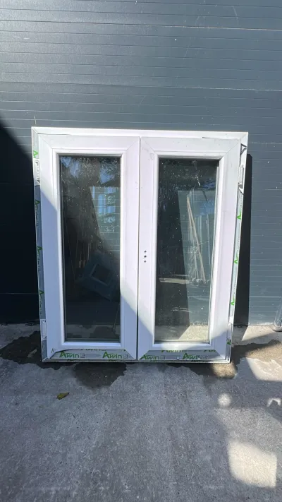 Fenêtre pvc blanc deux vantaux Haut 1050/ Larg 900 - Bricolage