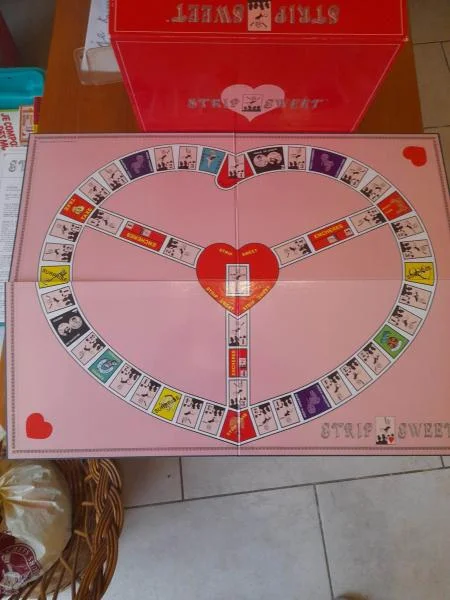 Jeu de société strip sweet - le jeu qui déshabille - Jeux & Jouets - Saint-Satur (18300)