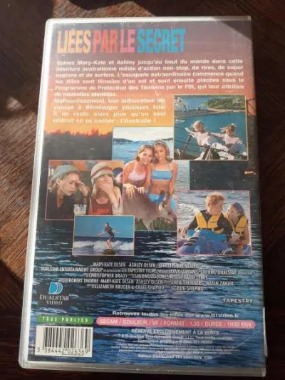 Cassette vhs " liées par le secret" - photo 2