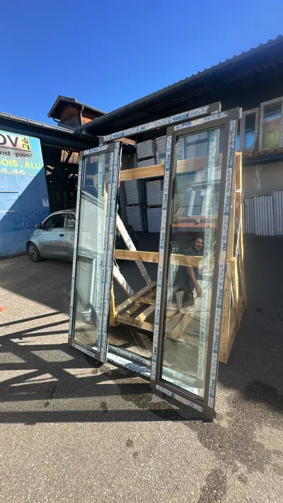 Porte fenêtre en alu beige deux vantaux - Bricolage