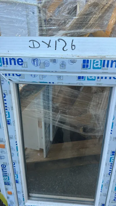 Fenêtre pvc blanc un vantail Haut 900 / Larg 590 - photo 2