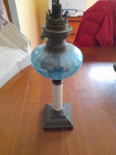 Ancienne lampe à pétrole - Collection - Saint-Satur (18300)