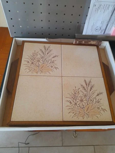 Grand dessous de plat en bois et faience - vintage - Collection - Saint-Satur (18300)