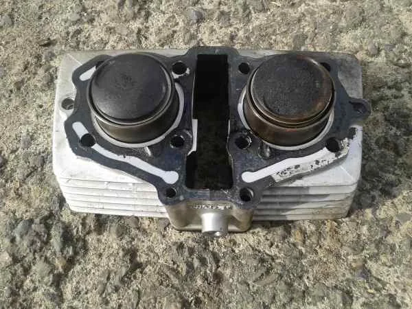 Cylindre pistons honda cm 125 1997 - Équipements Moto - Verberie (60410)