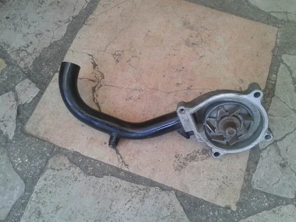 Pompe a eau kawasaki 750 gpx 1989 - Équipements Moto - Nancy (54000)