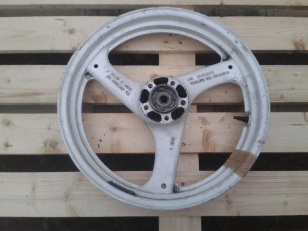 Roue avant suzuki 250 rgv 1989 - Équipements Moto - Villiers-le-Bel (95400)