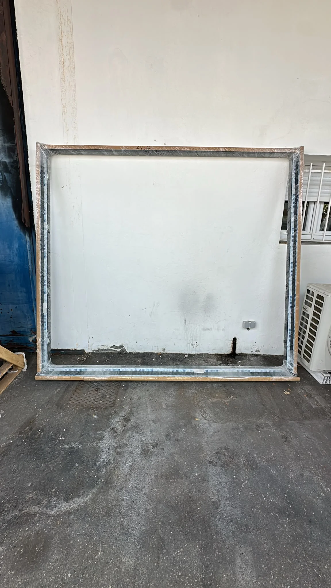 Coulissant en alu 7016 couplets H 2150 / L 2400 - Bricolage - Vaugneray (69670)