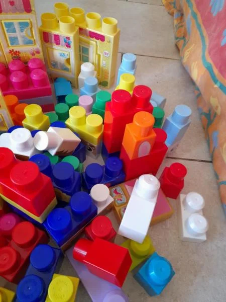 Lot brick de construction pemier age en plastique - Jeux & Jouets - Saint-Satur (18300)