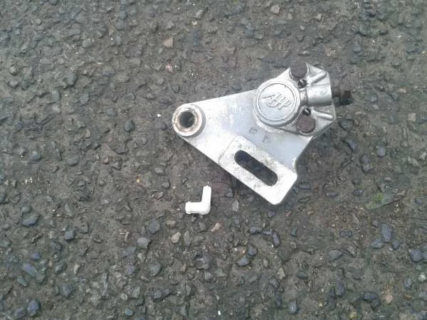 Étrier de frein arriére derby 50 2015 - Équipements Moto - Verberie (60410)