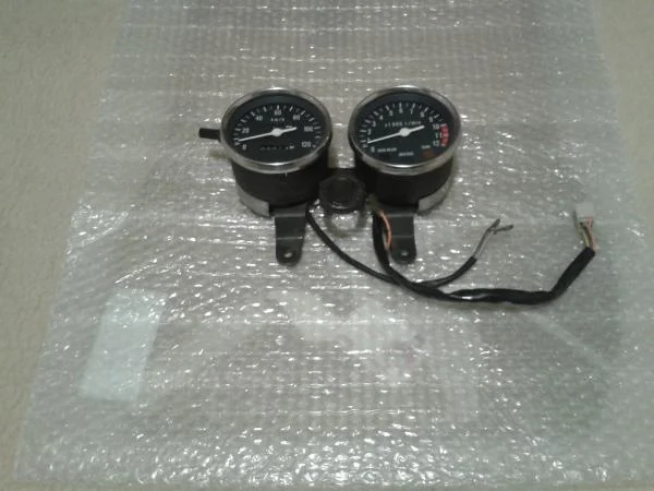 Tableau de bord suzuki 125 gn 1994 1km - Équipements Moto - Compiègne (60200)