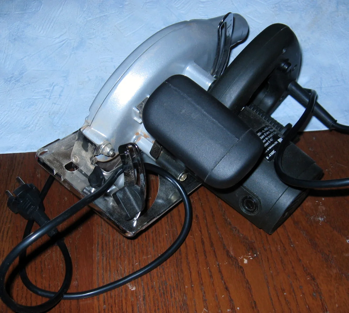 scie circulaire model K4160C. - Bricolage - Wattrelos (59150)