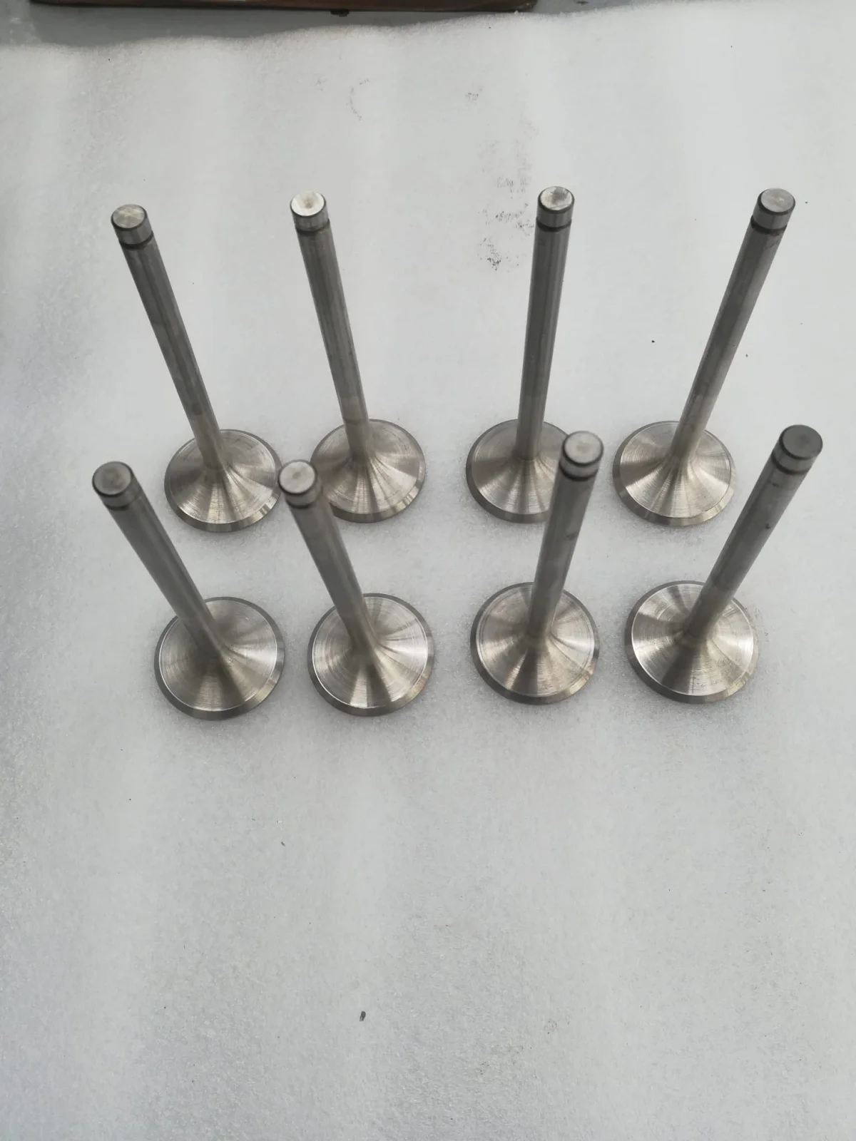 Soupapes pour moteur Maserati Indy - Équipements Auto - Nice (06000)
