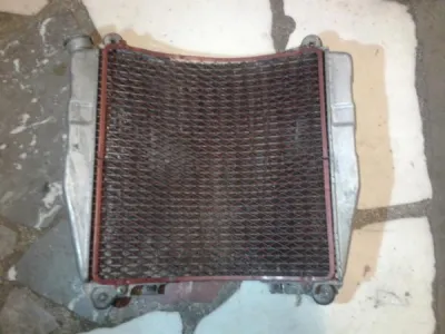 Radiateur kawasaki 750 zxr 1996 - Équipements Moto - Nancy (54000)