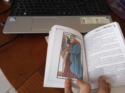 Livre " le tarot " - photo 2