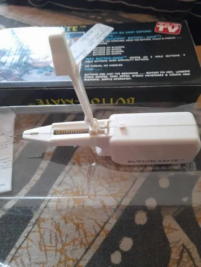 Machine à bouton - fixe bouton - Vins & Gastronomie - Saint-Satur (18300)