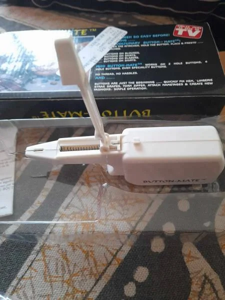 Machine à bouton - fixe bouton - Vins & Gastronomie - Saint-Satur (18300)