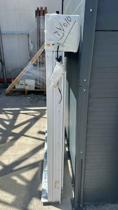 Fenêtre PVC blanc avec volet roulant deux vantaux - photo 2
