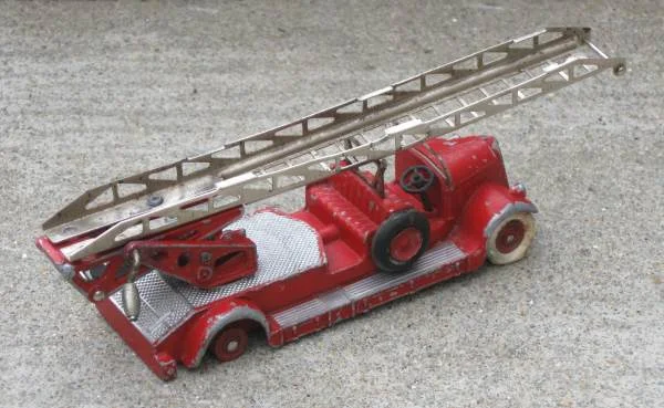 Voiture de pompiers delahaye dinky toys n° 32d - Collection - Maule (78580)