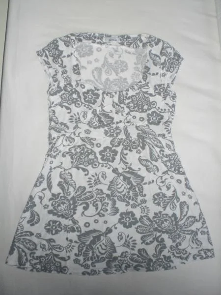 Haut t.36 ou t.38 ou t.40 neuf - Vêtements Femme - Sochaux (25600)