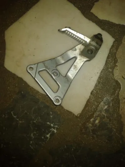 Platine arriére gauche suzuki gsxr 750 rw 1994 - photo 2