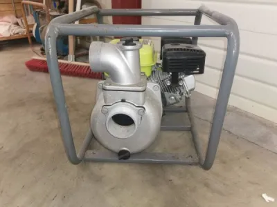 Vend moto pompe neuf - Autre Matériel Pro - Le Girouard (85150)