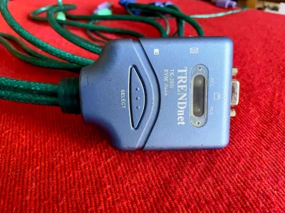 KVM pour relier deux ordinateurs sur un écran - photo 4